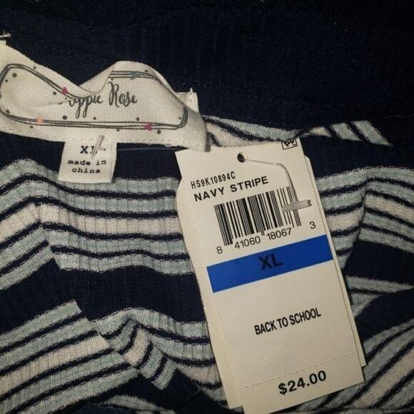 LADIES Short Sleeve Top. Junior XL - Picture 5 of 5